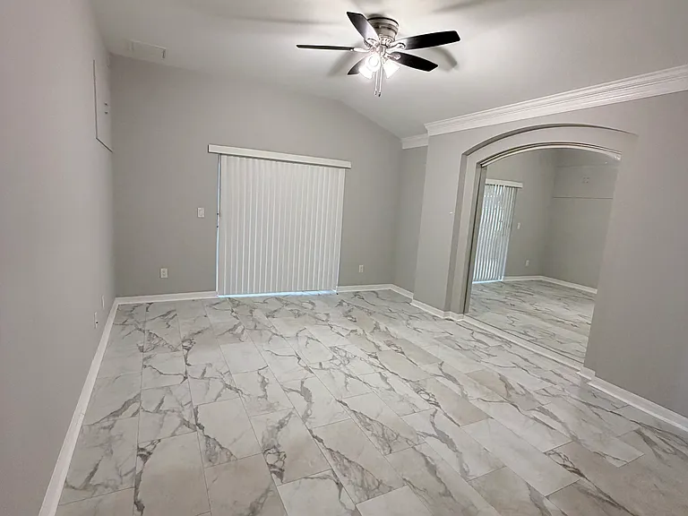 3806 SW 15th Pl — Photo 11