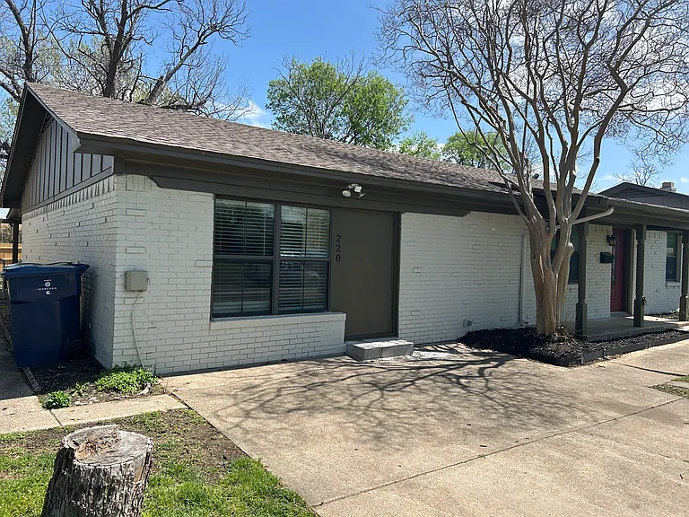 220 N Bernice Dr — Photo 2
