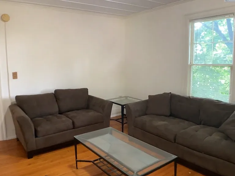 102 Highland Pl #4 — Photo 2