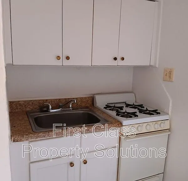 1731 NW 32nd St #18 — Photo 11