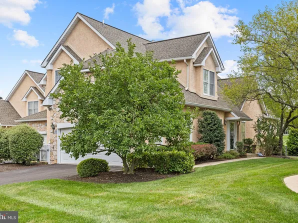 125 Sawgrass Dr, Blue Bell, PA 19422