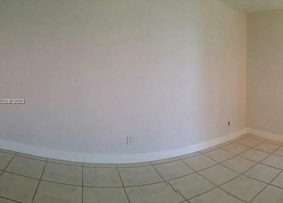 5th image of 5401 Collins Ave APT 829