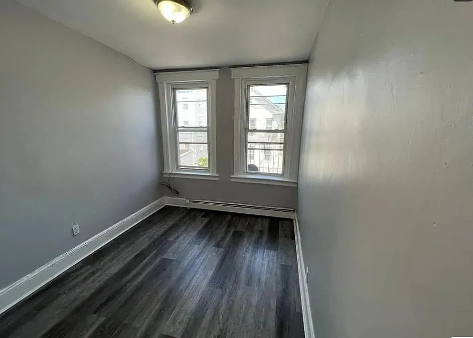 3 bed, $1,800 — Photo 3