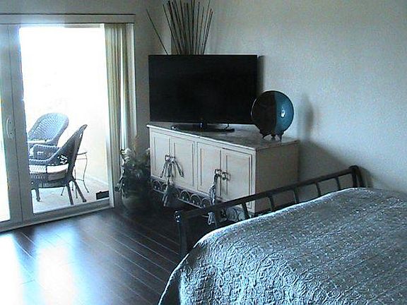 2nd image of 808 Mandalay Ave