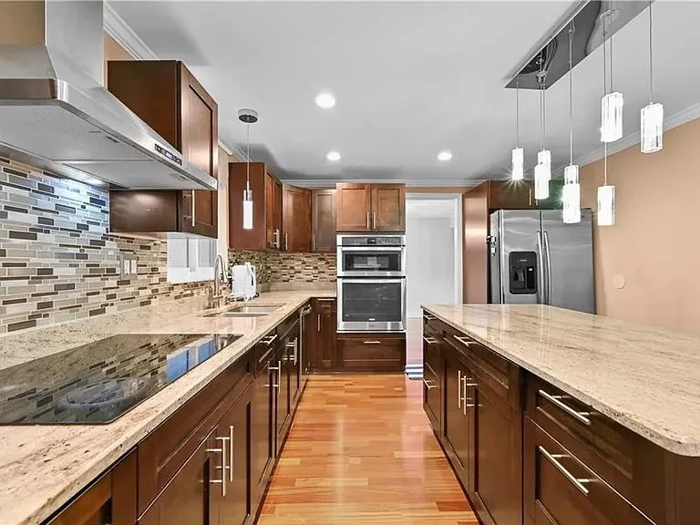 4608 Rosemear Ct — Photo 40