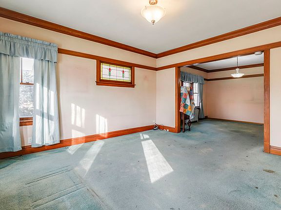 3rd image of 2129 N Narragansett Ave