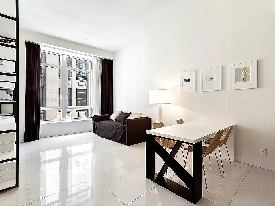 111 Fulton St #813