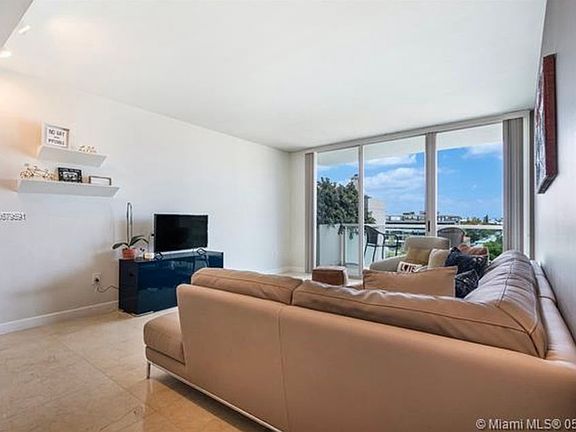 5th image of 650 West Ave APT 606