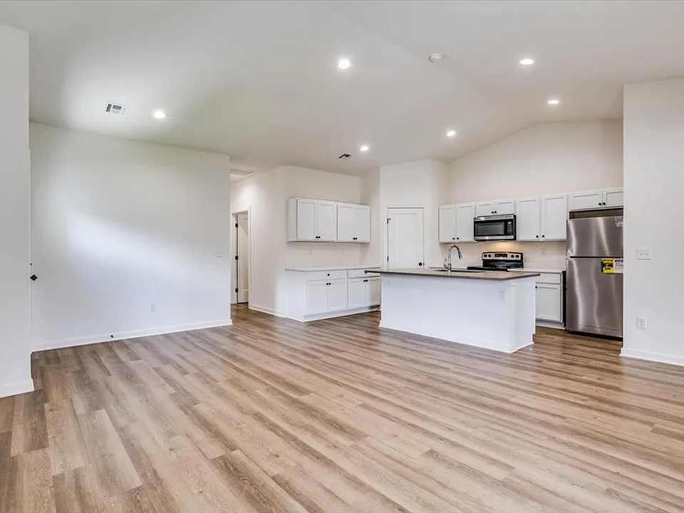 2112 N Melody Ct