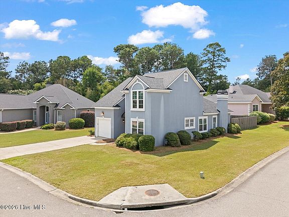 2nd image of 2622 Chaucer Drive