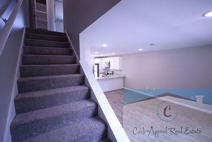 324 Drake St #A — Photo 16