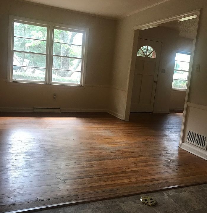 2nd image of 25 Larkwood Cres
