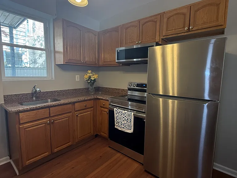 3264 Emery St — Photo 6