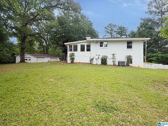 5th image of 1163 McIntosh Rd