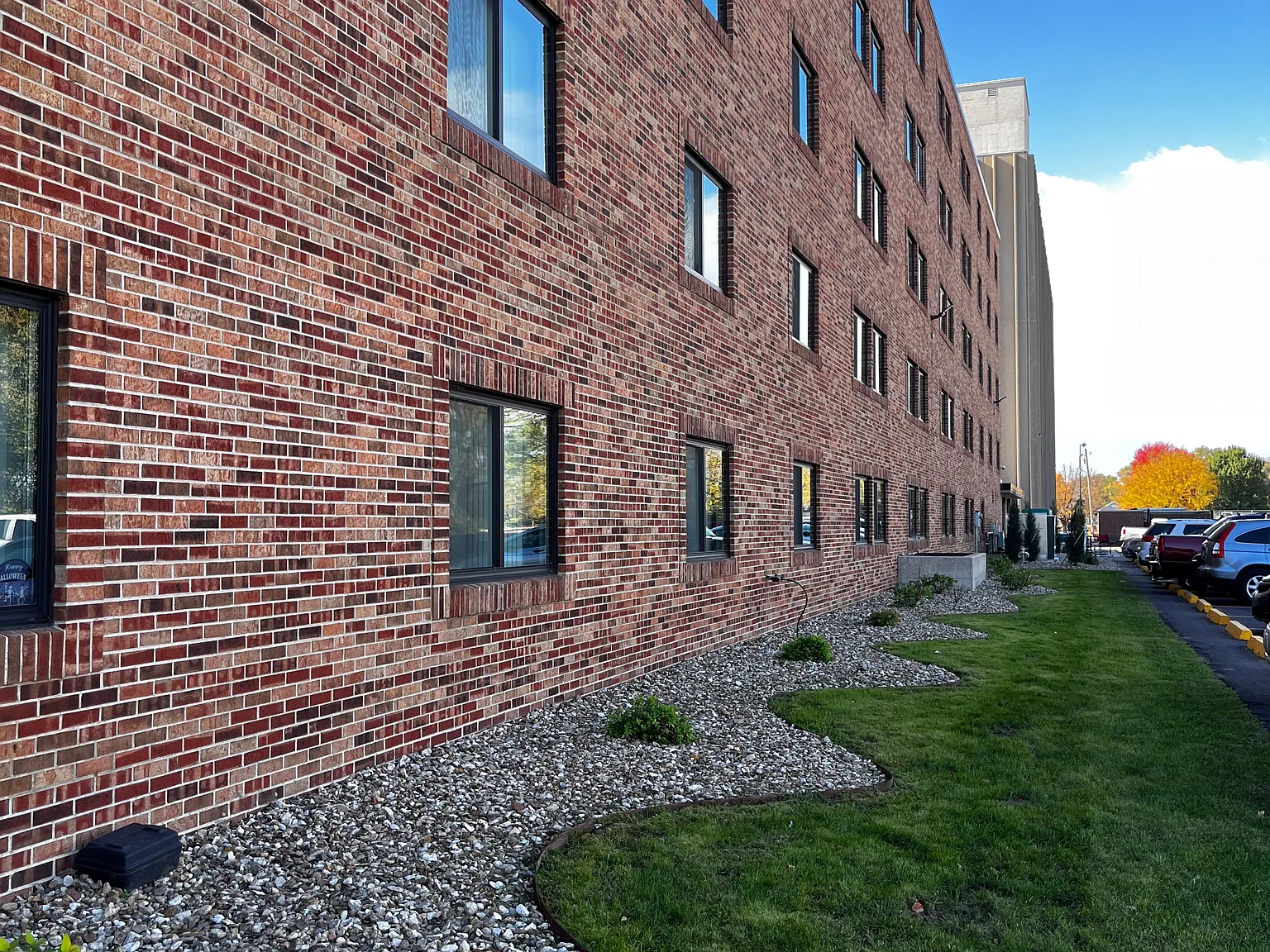 Cross-Lines Retirement Center 1 — Photo 3