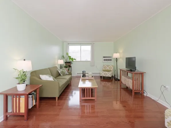 11 Weld St APT 15, Framingham, MA 01702