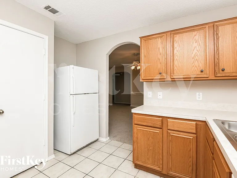 2529 Rivers Edge Dr — Photo 8