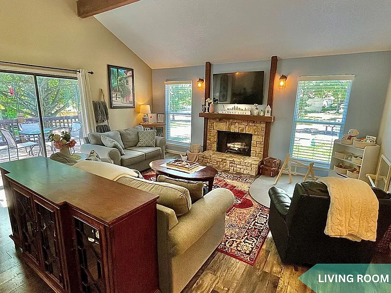 10789 Oakmont St — Photo 2