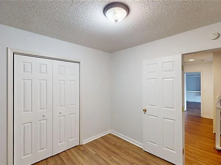 4507 Sir Johns Ln — Photo 16
