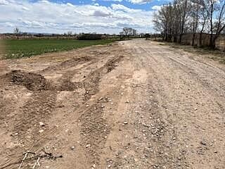 2nd image of 1419 E River Rd