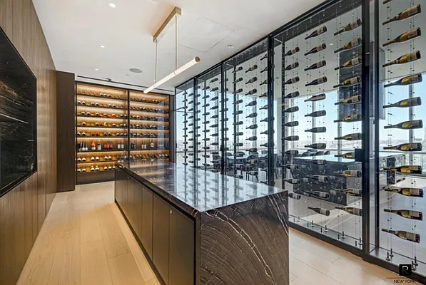 Rented by Gulia Wang, LREB | media 61