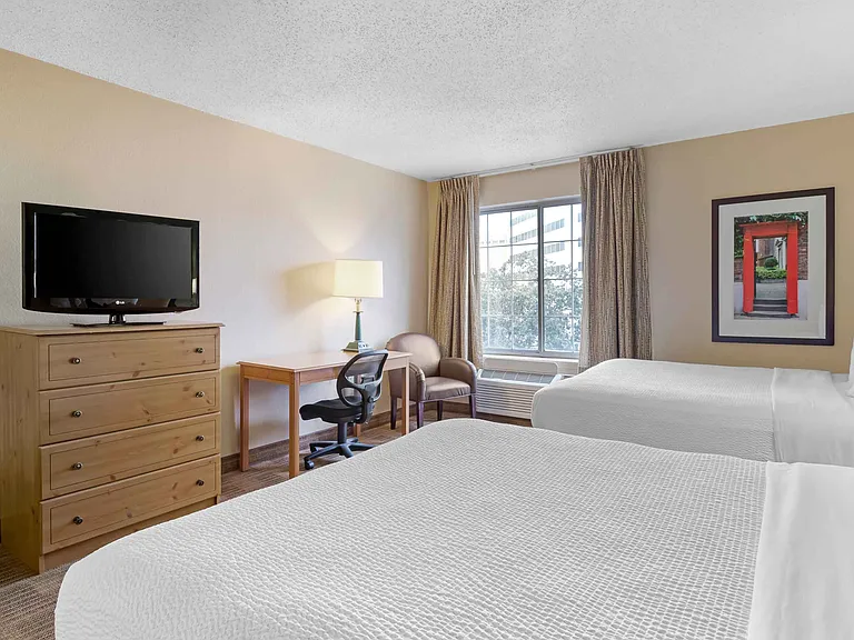 Studio Suite - 2 Queen Beds