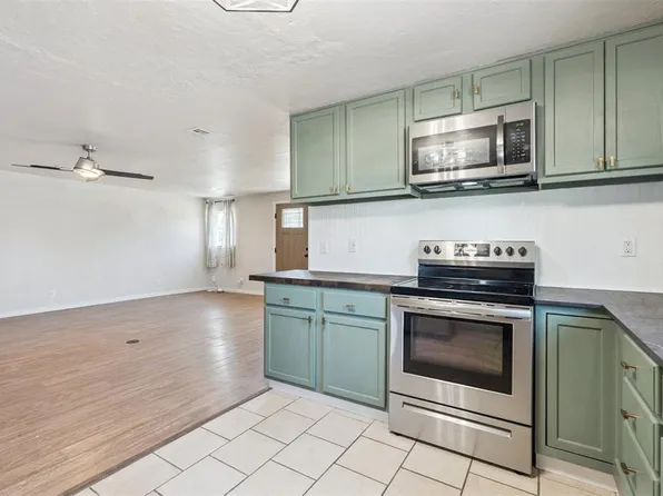 911 N Pesotum Ave, Shawnee, OK 74801