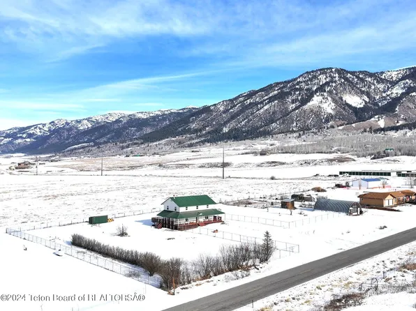 961 Clark Ln, Etna, WY 83118