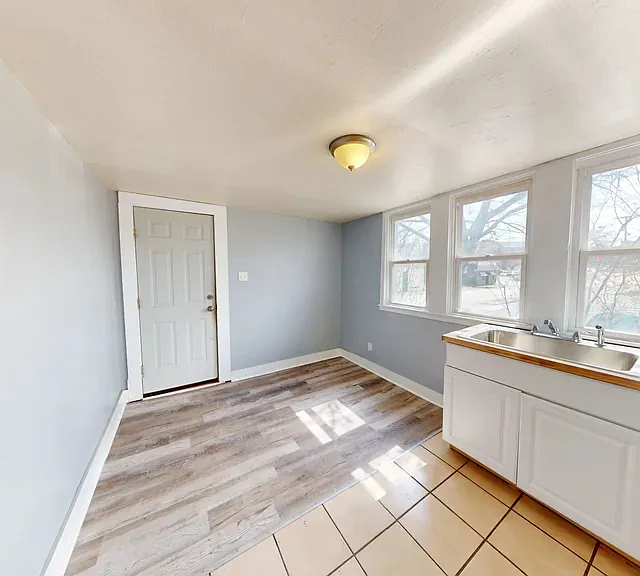 139 N Water Ave #1 — Photo 4