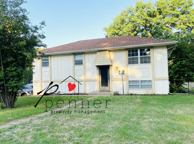 1st image of 505 NE Sunnybrook Dr