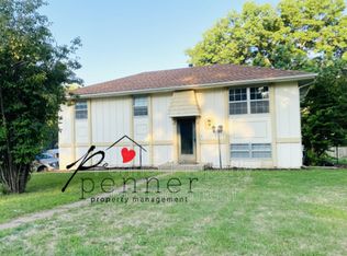 505 NE Sunnybrook Dr, Blue Springs, MO 64014