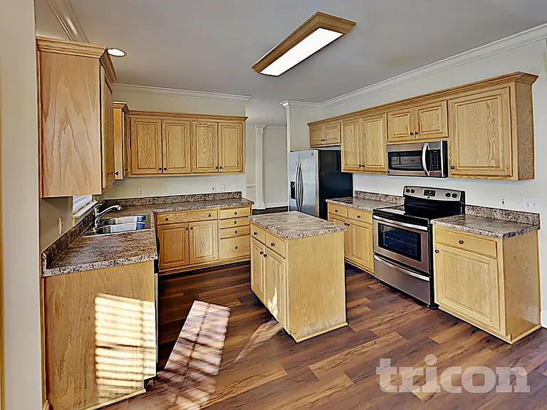 1705 Walden Ct — Photo 9