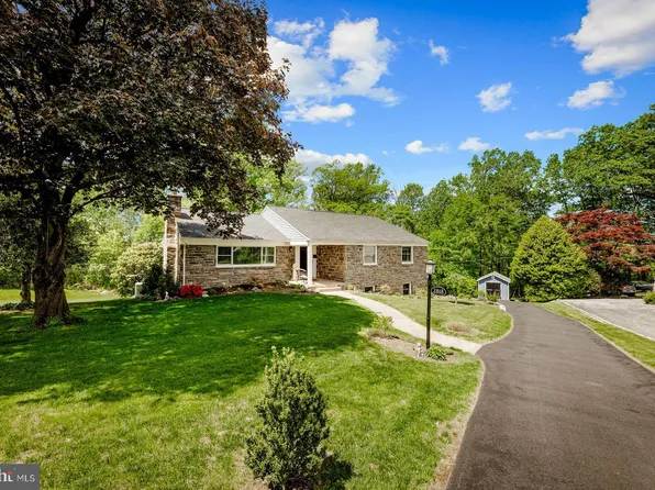 2818 N Kent Rd, Broomall, PA 19008