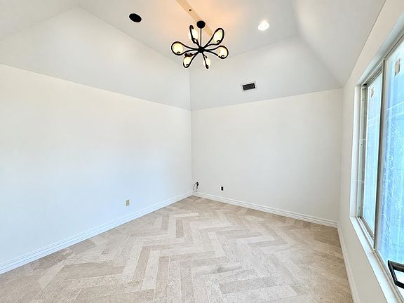 5th image of 318 Linden Ln