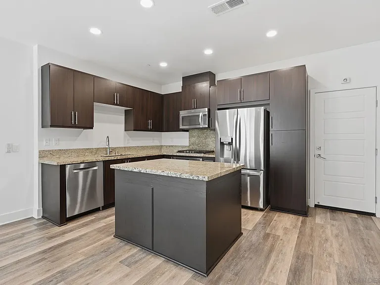 2440 Aperture Cir — Photo 7