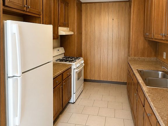 2nd image of 580 Campus St APT 101