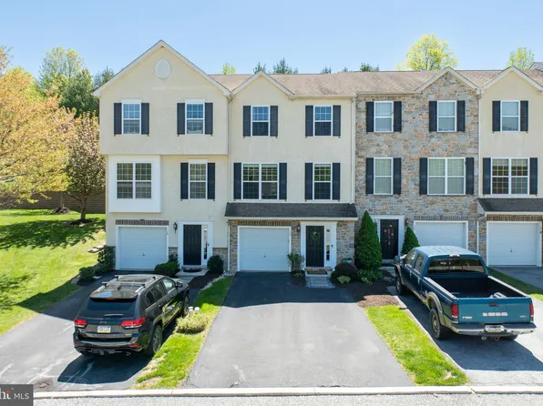 30 Lukens Mill Dr, Coatesville, PA 19320