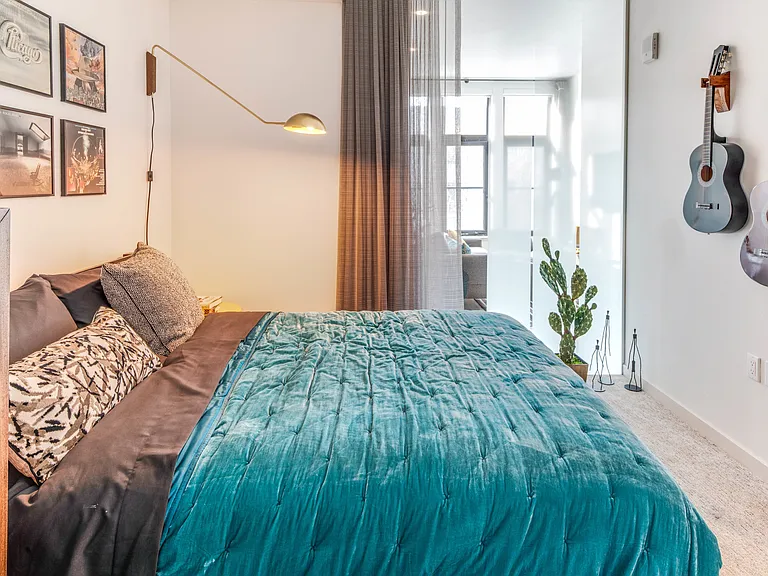 Featuring a collection of 134 studio, one-, two- and three-bedroom apartment homes, Modera Jack London Square offers Oakland-enthusiasts a home packed with possibilities, inside and out.