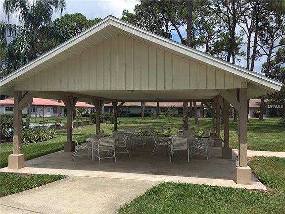 5th image of 1311 Glendale Cir W #220