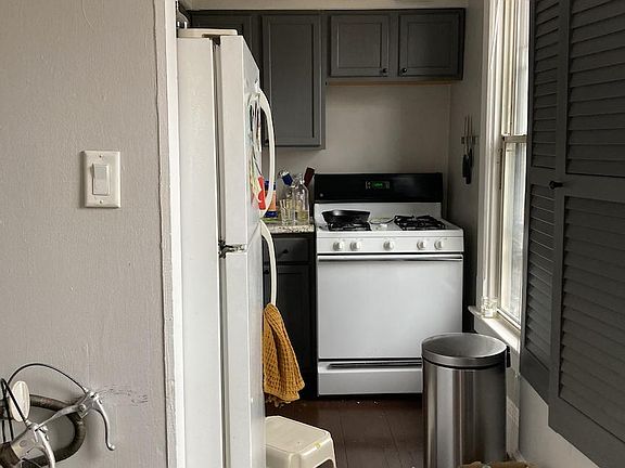 4th image of 547 Elizabeth St APT 1