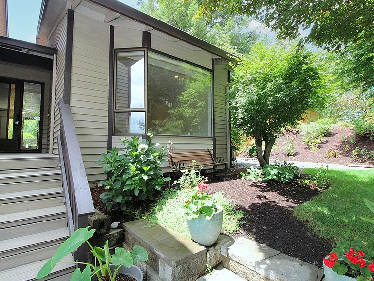 12047 SE 115th Ave — Photo 2