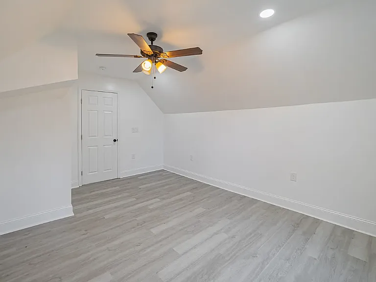 825 Market St — Photo 27