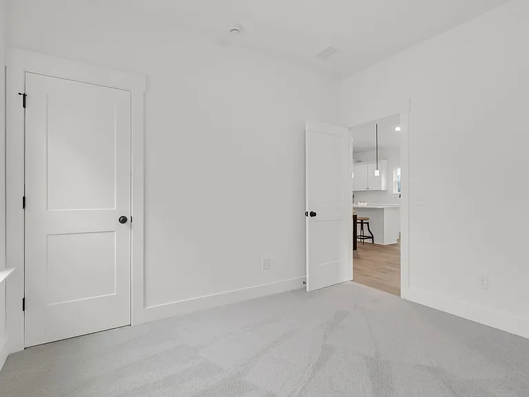 2304 Delano St — Photo 21
