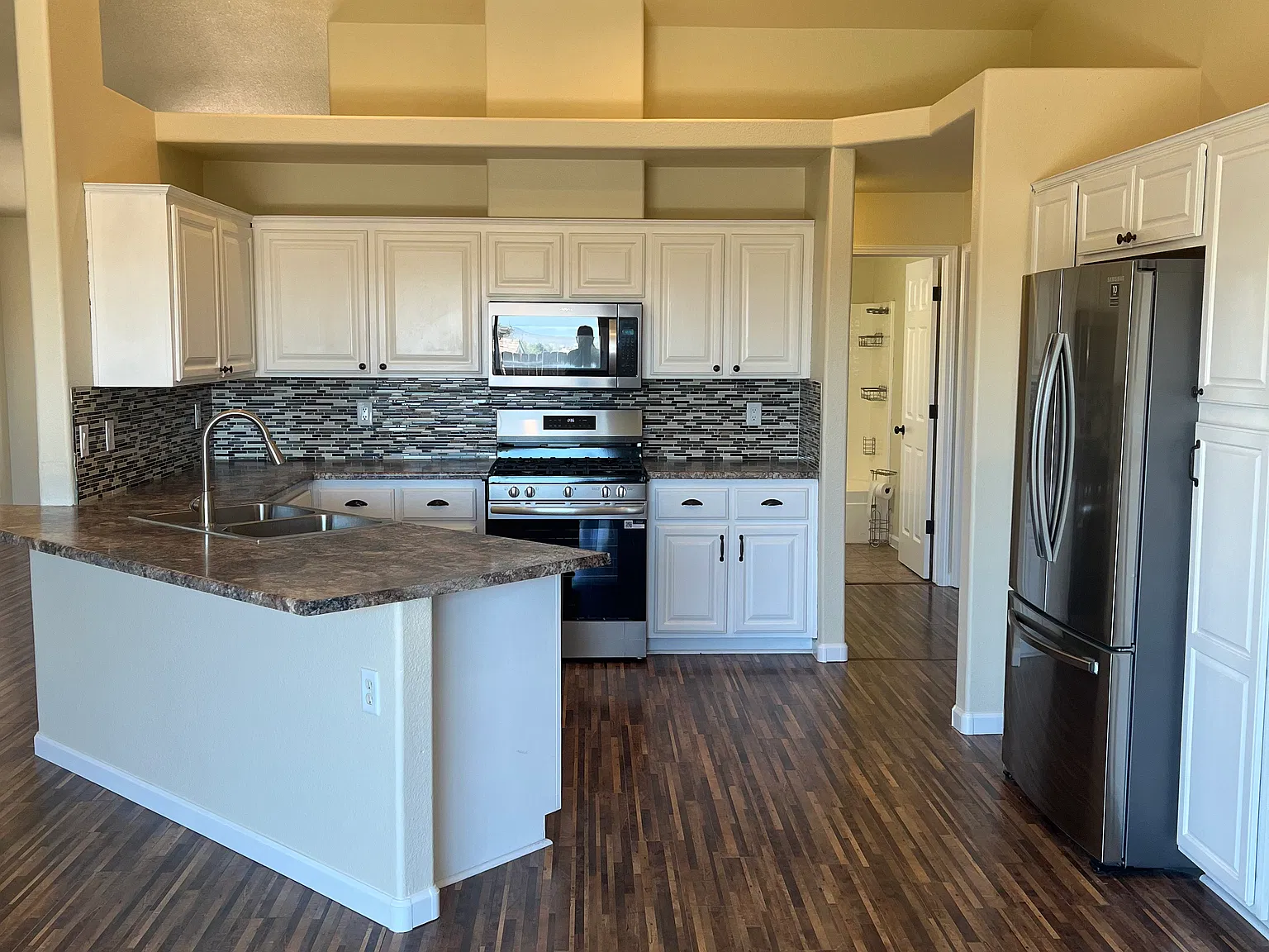 4 bed, 1656 sqft, $2,350 — Photo 3