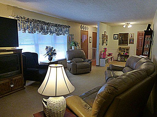 5th image of 4021 NE Audubon Dr