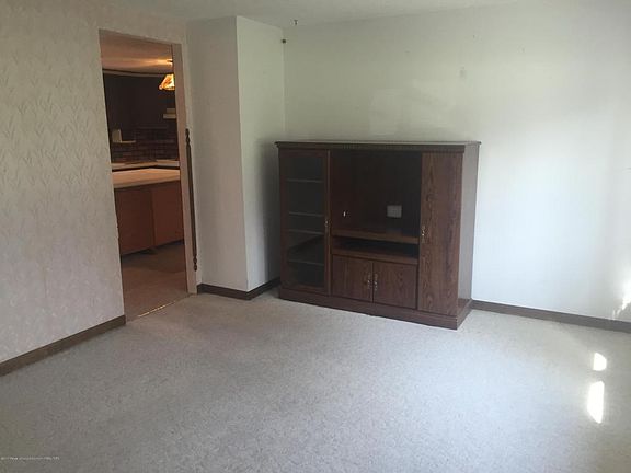 5th image of 710 Birchwood St
