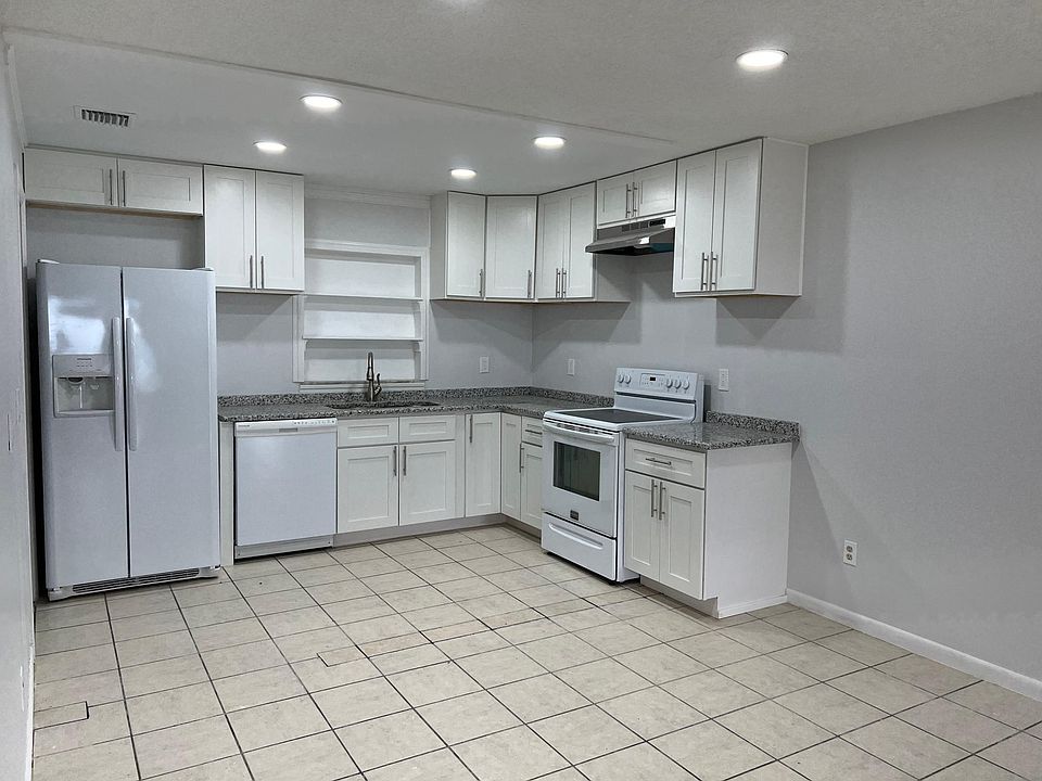 1st image of 1504 41st Ave #1506