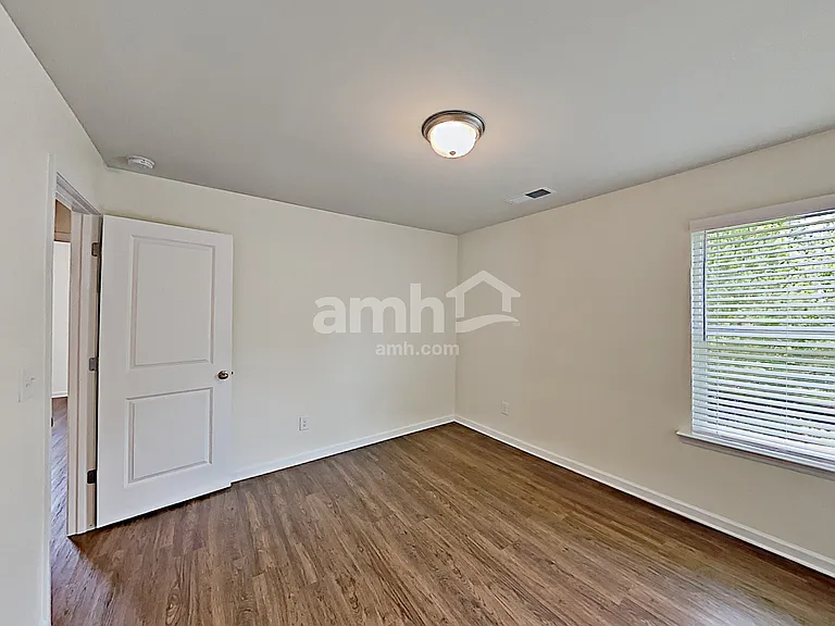 693 Woodall Rd — Photo 14