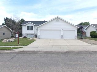 4113 36th Ave NW, Mandan, ND 58554