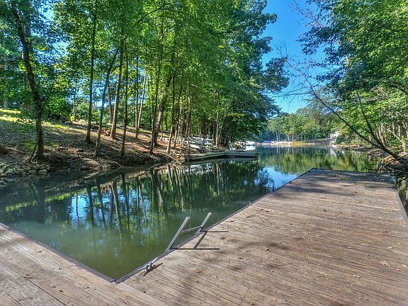 4th image of 251 Cove Creek Loop